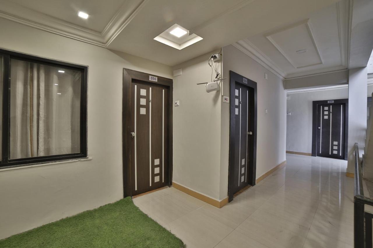 Oyo 41929 Hotel Loyal Residency Jāmnagar Εξωτερικό φωτογραφία